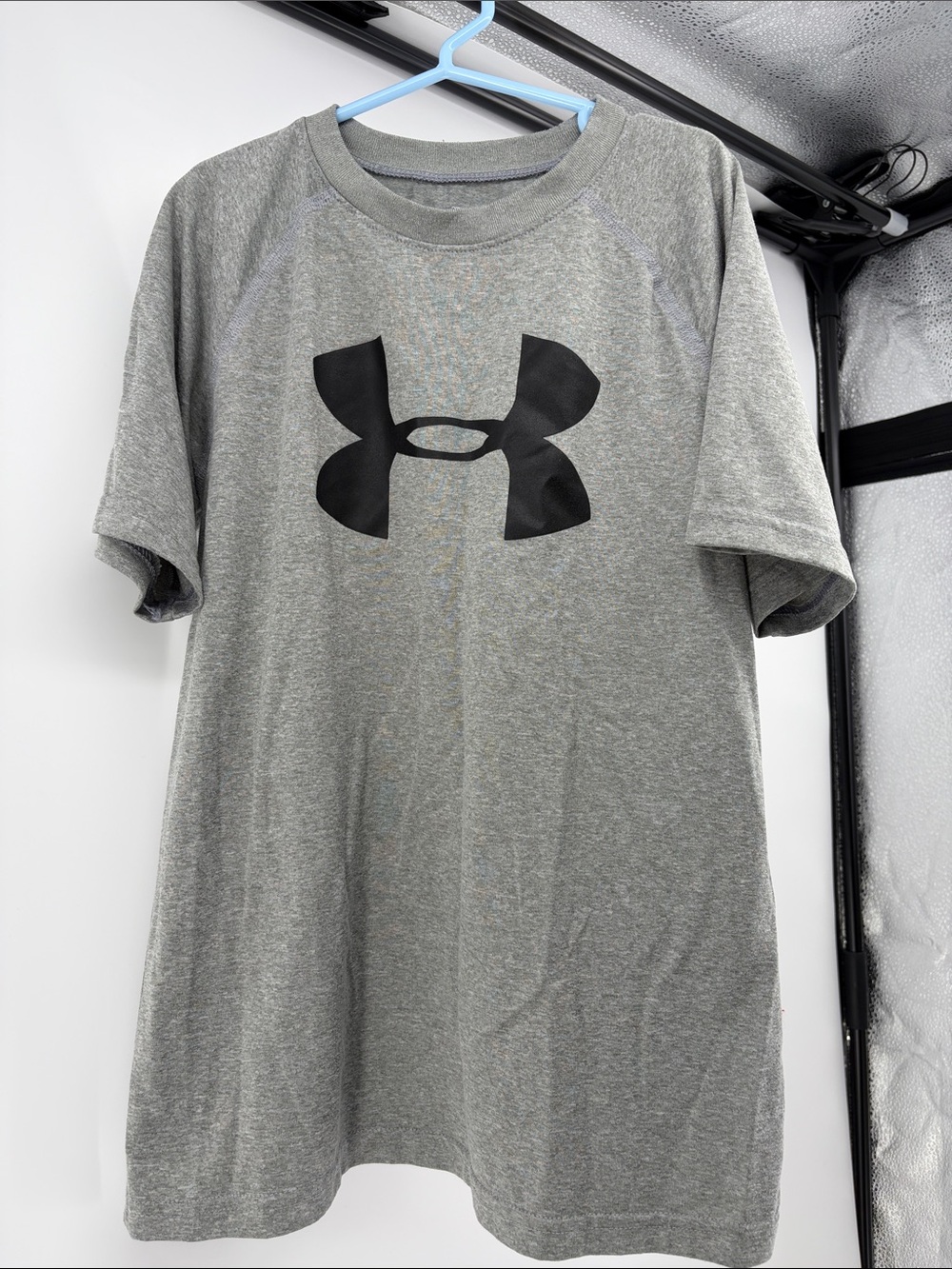 Under Armour Boys- Youth MediumHeather Gray Performance T-Shirt with Black Logo